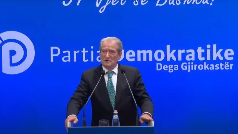 Berisha nga Gjirokastra: Ne jemi shumica, Basha pakica. Rama është regjisori i skenave në PD