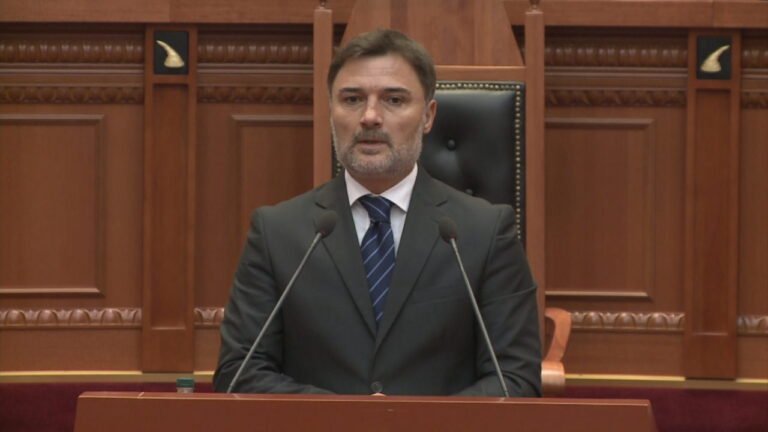 Alibeaj shpall prioritetet e PD për sesionin e ri parlamentar: Vetting-u i politikanëve është kryereforma