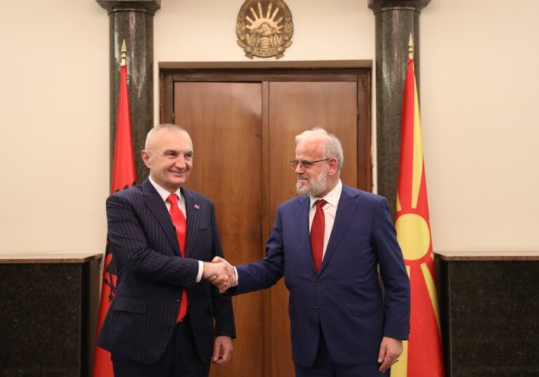 Vizita në Maqedoninë e Veriut/ Presidenti Meta pritet nga kreu i Kuvendit, Talat Xhaferi
