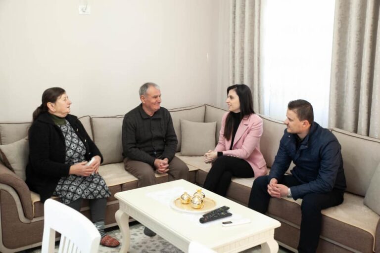 Pesë familje në Ishëm hyjnë në banesat e reja