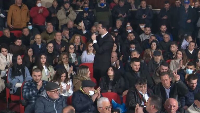 Basha: Vetëm tre vetë nuk e duan vettingun në politikë