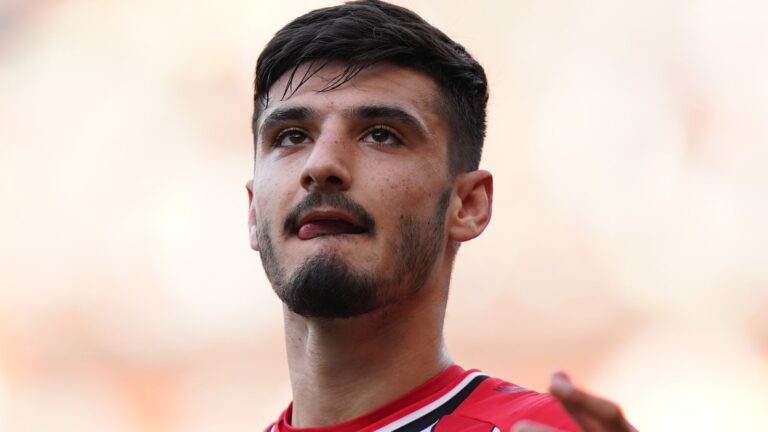 Southampton kërkon të blejë përfundimisht Brojën nga Chelsea, por ka konkurrencë