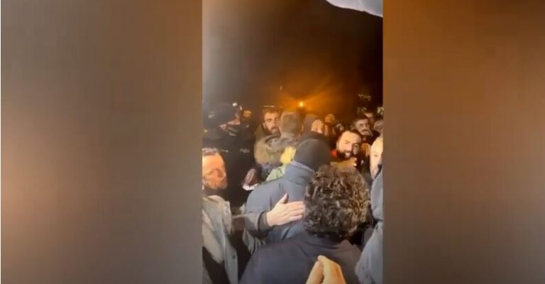 E frikshme, grupet ekstremiste pro serbe i bëjnë pritë Dritan Abazoviç