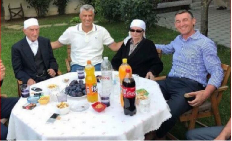 Pas babait, Kadri Veseli humb dhe nënën e tij