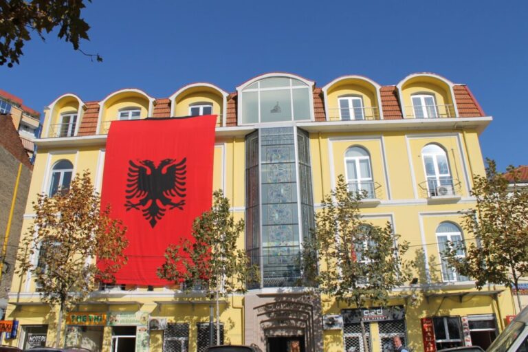 Terapia hormonale në QSUT për transgjinorët, Komuniteti Mysliman i Shqipërisë: Të miturit s’duhet të vendosen përballë proceseve me pasoja afatgjata