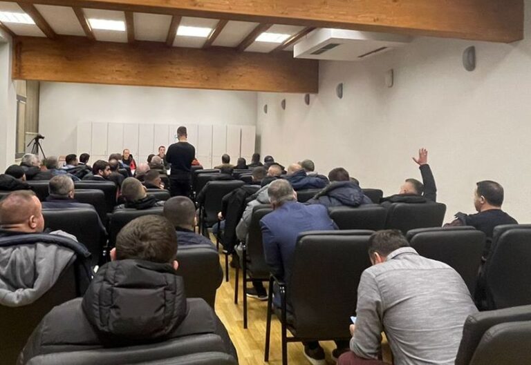 Veliaj mbledh shumicën e shoqatave të Tiranës, gati dy kallëzime në Prokurori për manipulimin e zgjedhjeve nga Duka