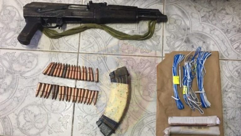 Festoi Vitin e Ri me breshëri automatiku, arrestohet një person në Burrel