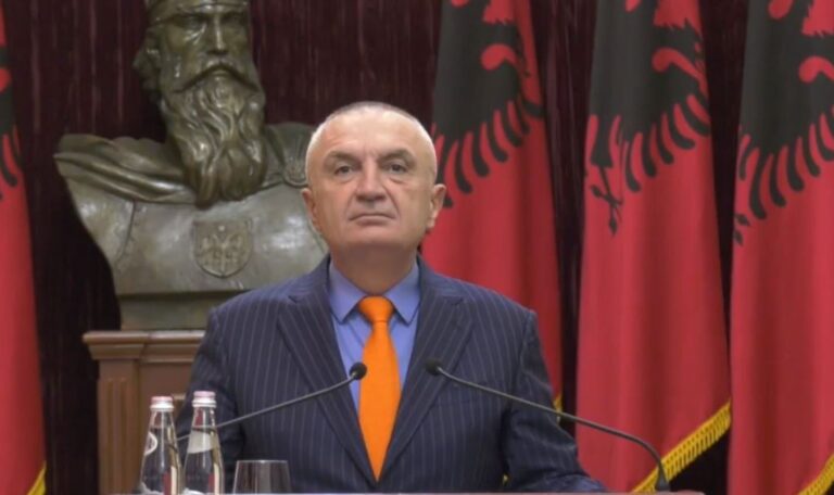 Presidenti Meta letër Kolegjit të Posaçëm të Apelimit: Nisni procedimin disiplinor ndaj Fjona Papajorgjit