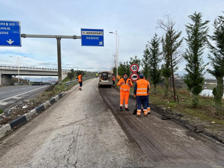 Devijohet lëvizja në Qafë Kashar-Rinas, nis rehabilitimi i aksit rrugor