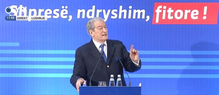 Berisha prezanton kandidatin në Lushnje: Balla po bën fushatë të hapur për Bashën