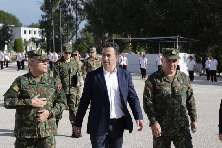 Peleshi: Shqipëria ndër vendet e para në botë me kontribut konkret për Ukrainën