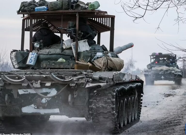 Forcat ruse po i afrohen Parlamentit ukrainas, thirrja për qytetarët: Mos dilni nga shtëpia