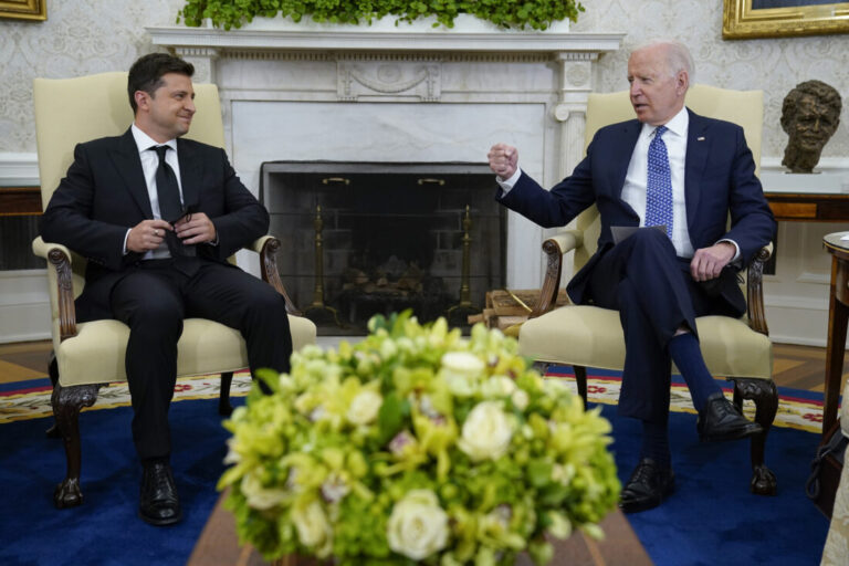 Presidentët Biden dhe Zelensky, bisedë për sanksionet dhe mbrojtjen