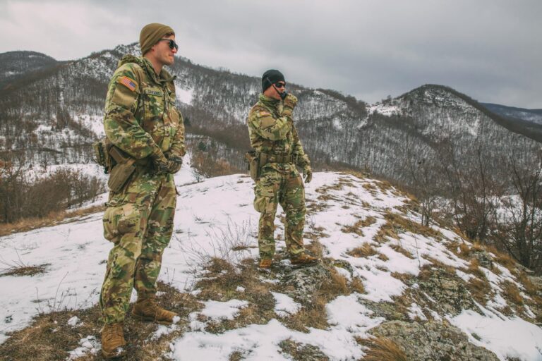Ushtarët amerikanë “blindojnë” gjithë vijën kufitare Kosovë-Serbi
