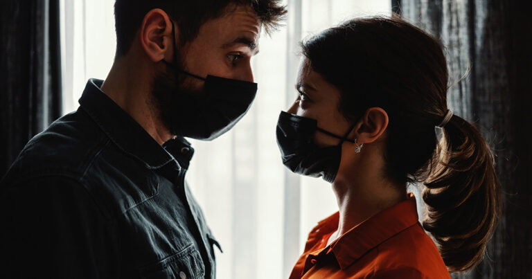 Pandemia e Covid-19, truri i adoleshentëve është më i plakur