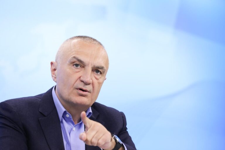Presidenti Meta: Boll me justifikime të pavlera! Koha për të shpëtuar shqiptarët nga varfëria