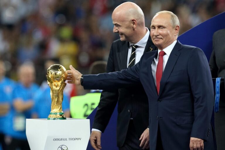 FIFA dhe UEFA përjashtojnë futbollin rus nga të gjitha garat