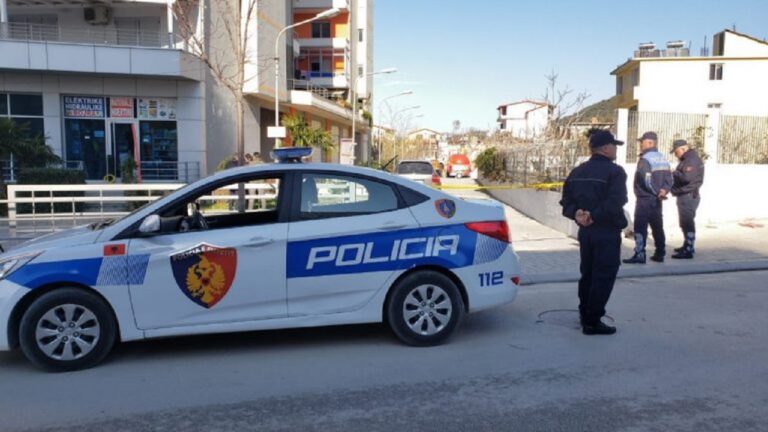 Thyen masën e sigurisë “arrest në shtëpi” për të shmangur burgimin