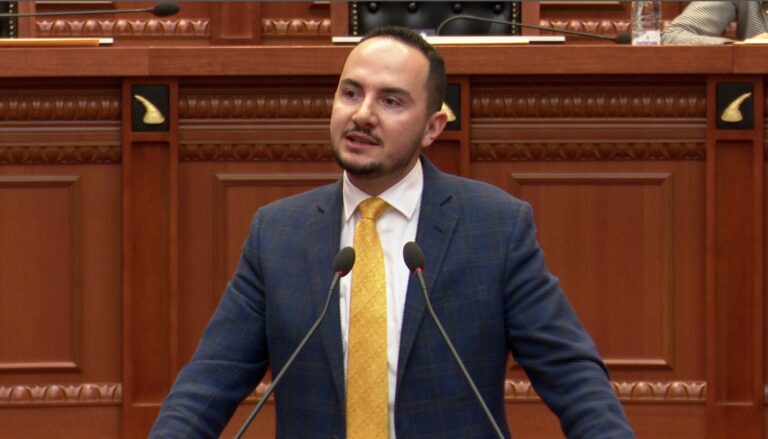 Salianji kërkon Ramën në Kuvend: Nuk po e mbron zgjatjen e afateve të vetingut se ka dy ish-ministra në burg