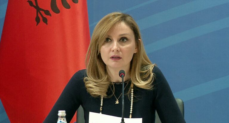 Reagon Jorida Tabaku për protestën e djeshme: Që Edi Rama të mos rrëmbejë mandatin e katërt…