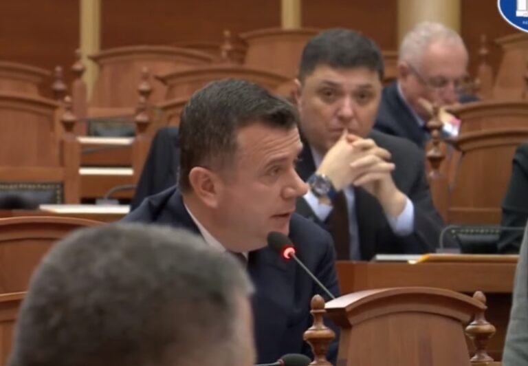 Taulant Balla kërkon një minutë heshtje në Parlament për Eduard Kukan