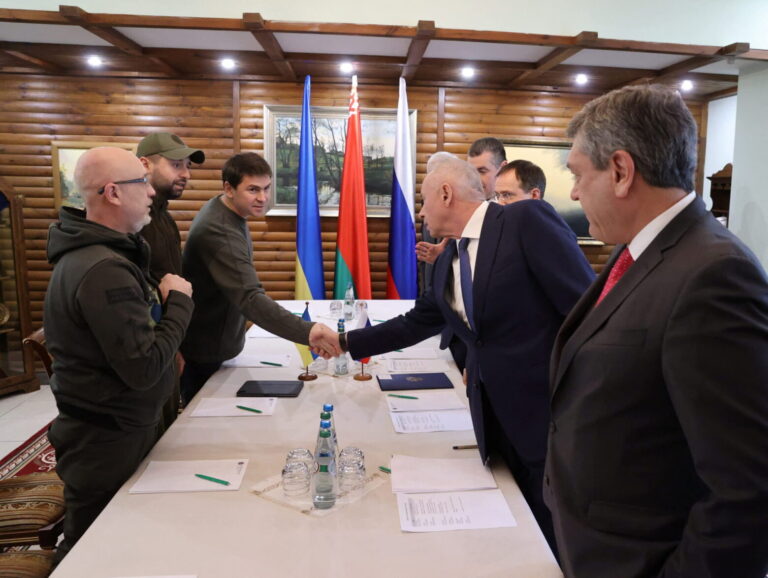 Arrihet marrëveshja, armëpushim i përkohshëm në Ukrainë dhe korridore humanitare