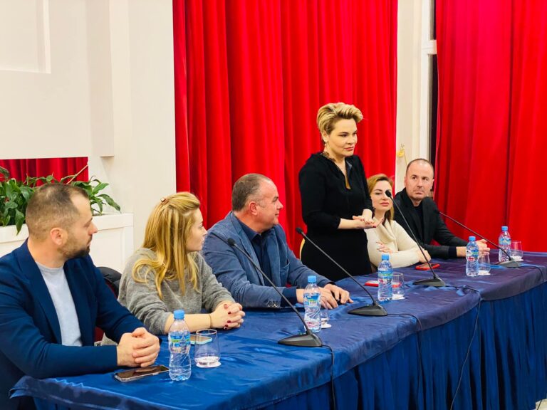 Kryemadhi: Duke votuar ”Shtëpinë e Lirisë”, i gjithë Durrësi merr fyrmë lirisht