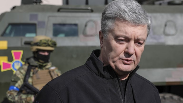Ish-presidenti ukrainas: Biden duhet të vizitojë Ukrainën javën e ardhshme