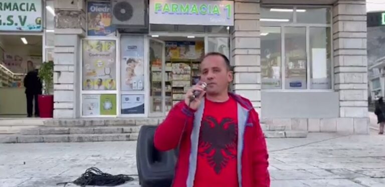 Ndodh në Gjirokastër, qytetari proteston i vetëm