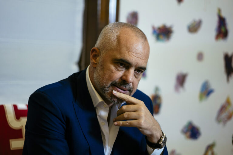 Sekretar i përgjithshëm i NATO? Edi Rama: “Unë nuk loboj!”. Por të tjerët po punojnë për të!