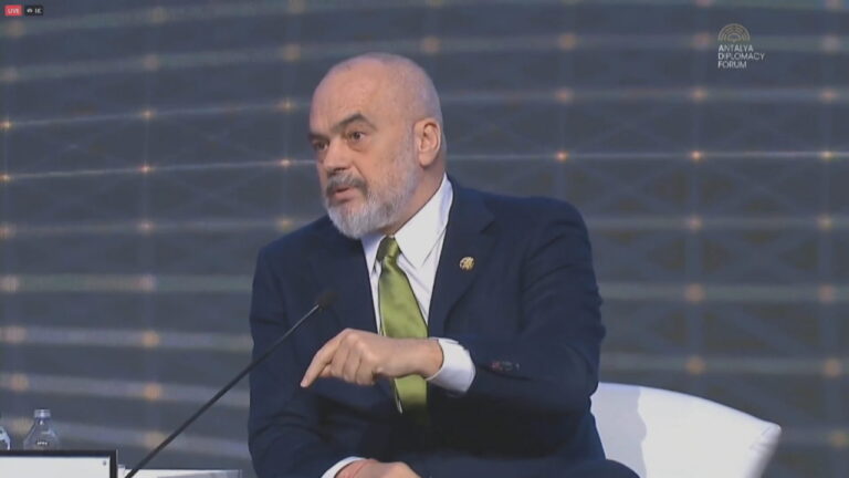 Pas afganëve dhe ukrainasve, Rama fton edhe nigerianët në Shqipëri edhe pse në vend ka protesta kundër çmimeve