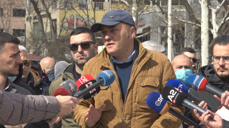 Zjarrfikësit dalin në protestë: Shteti nuk paguan orët e natës