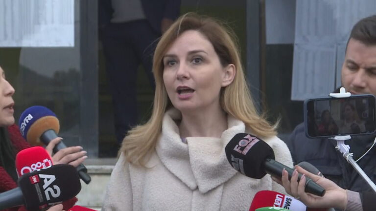Jorida Tabaku: Protesta për çmimin e naftës nuk është turp. Paketa e ofruar nga qeveria, qesharake