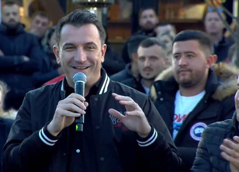 Veliaj dhe Rama në mbështetje të Edison Memollës në Rrogozhinë: PS, e vetmja forcë politike që i çon punët deri në fund