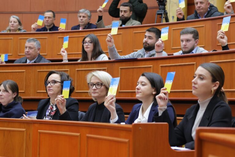 Rruga ”Ukraina e Lirë” pranë ambasadës ruse, mediat botërore jehonë propozimit të Veliajt