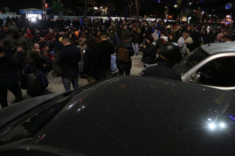 Demalia: Duhen 500 mijë njerëz në shesh, ose protesta s’do ketë rezultat