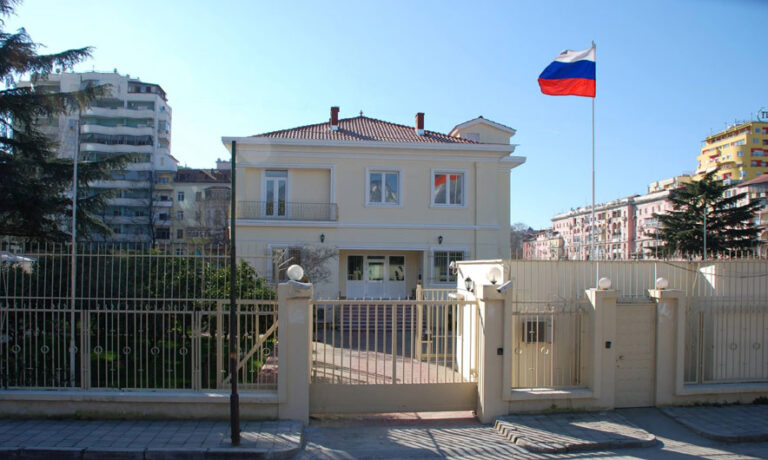 Ambasada ruse i përgjigjet Sali Berishës: Sa para kërkove që as Gazpromi nuk mundi t’i mbledhë dot?!