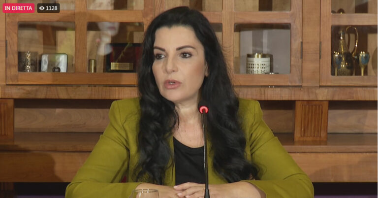 Balluku njofton vendosjen e paneleve diellore në godinat institucionale për të kursyer energjinë elektrike