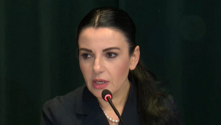Ministrja Balluku: Shteti s’ka të drejtë të kontrollojë tregun, por jemi në emergjencë
