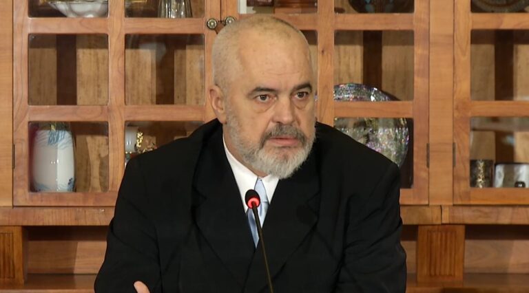 Kryeministri: S’do të heqim asnjë taksë të naftës, ç’janë këto propozime absurde!
