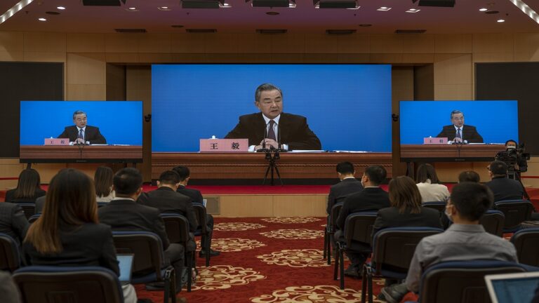 Kina: Jemi të gatshëm të ndërmjetësojmë dialogun Rusi-Ukrainën