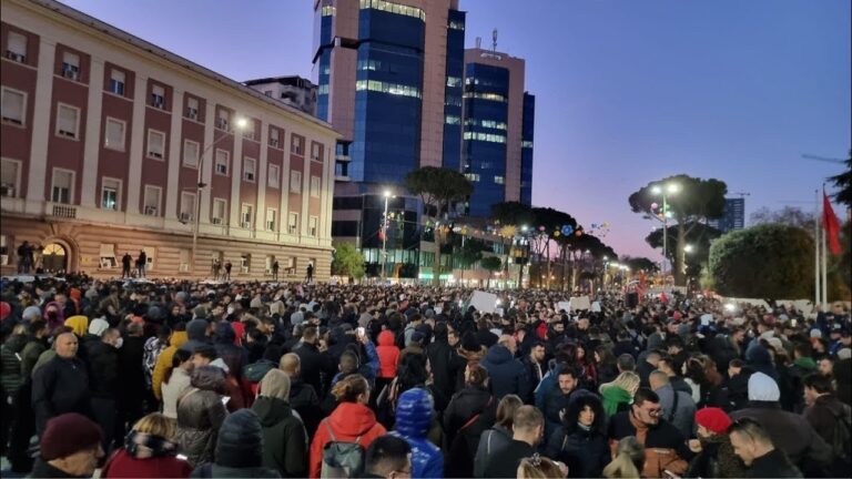Protesta e lirë, por do një drejtues!