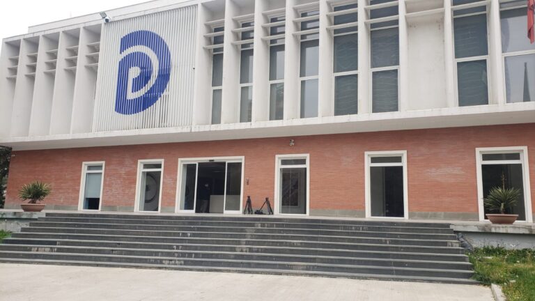 Berisha vijon zgjedhjet në PD. Sot votohet në 9 degë, ja kandidatët për kryetarë