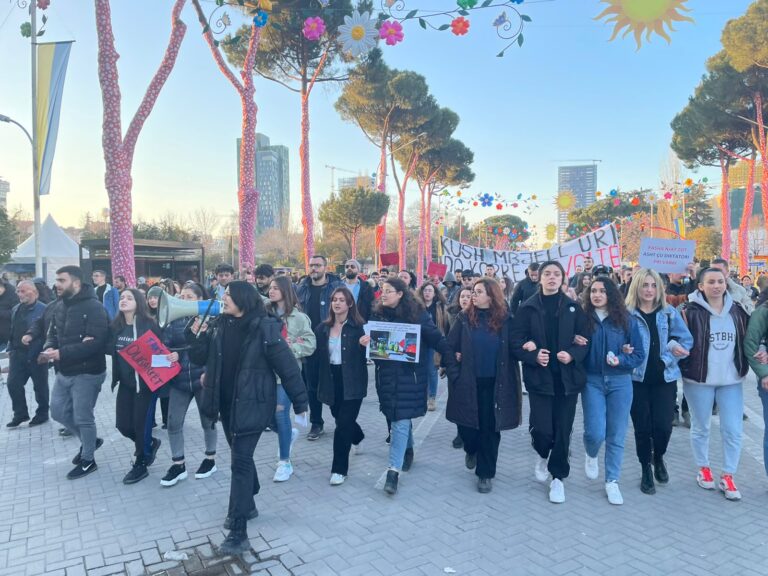 3 kërkesat për Ramën/ Qytetarët protestues: Ke kohë deri në fund të javës, ose dorëhiqu