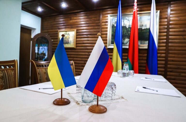 Bëhet një pushim teknik, bisedimet Rusi-Ukrainë rinisin nesër