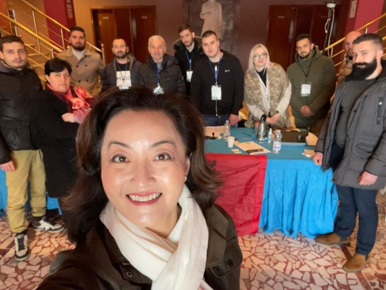 Ambasadorja Yuri Kim në Durrës: Të mos ketë presion dhe blerje votash