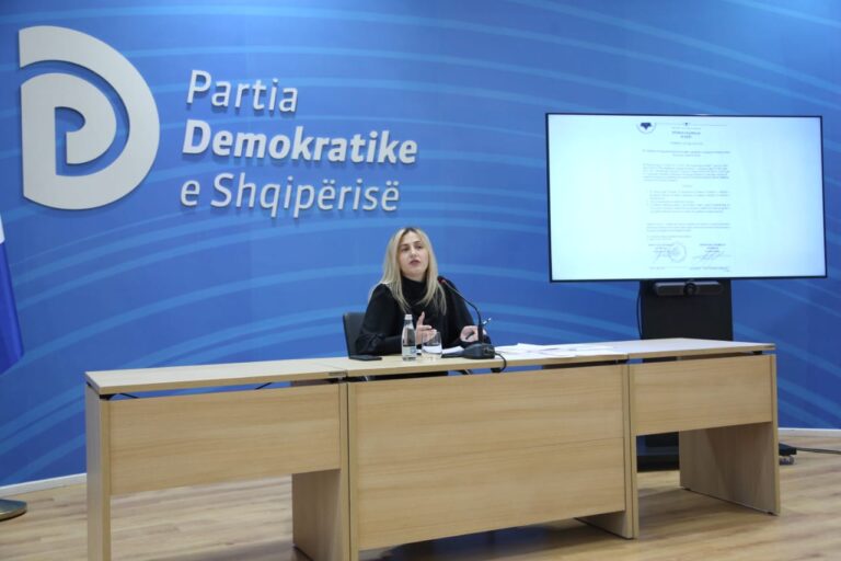 Partia Demokratike kallëzon në SPAK kryebashkiaken e Durrësit, Emirjana Sako