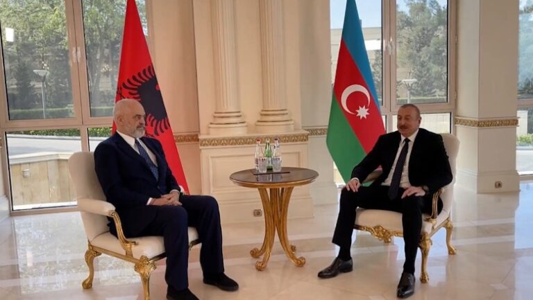 ”Jemi xhelozë për Malin e Zi”, Rama i bën kërkesën e veçantë Presidentit Ilham Aliyev