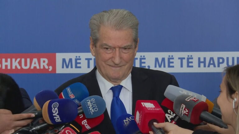 Berisha ”sulmon” Yuri Kim, pranon një President të PD