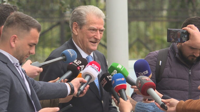 Berisha thirrje Ramës: Dëboni ambasadorin rus nga Shqipëria